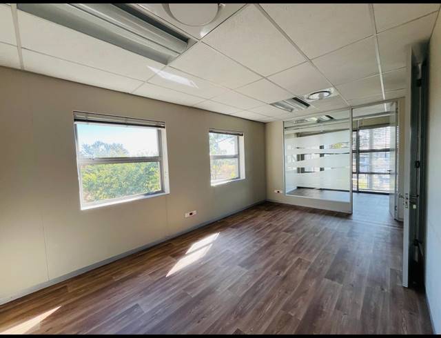 183M² OFFICE FOR SALE IN BROADACRES